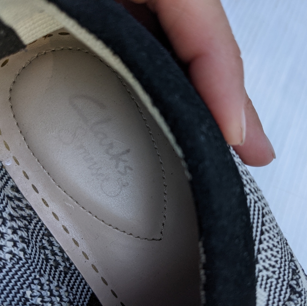 CLARKS Somerset "Glove Glitter" tribal canvas sneakers Size 9.5 Women's - Picture 11 of 13